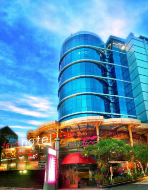  favehotel MEX Tunjungan Surabaya  Сурабайа